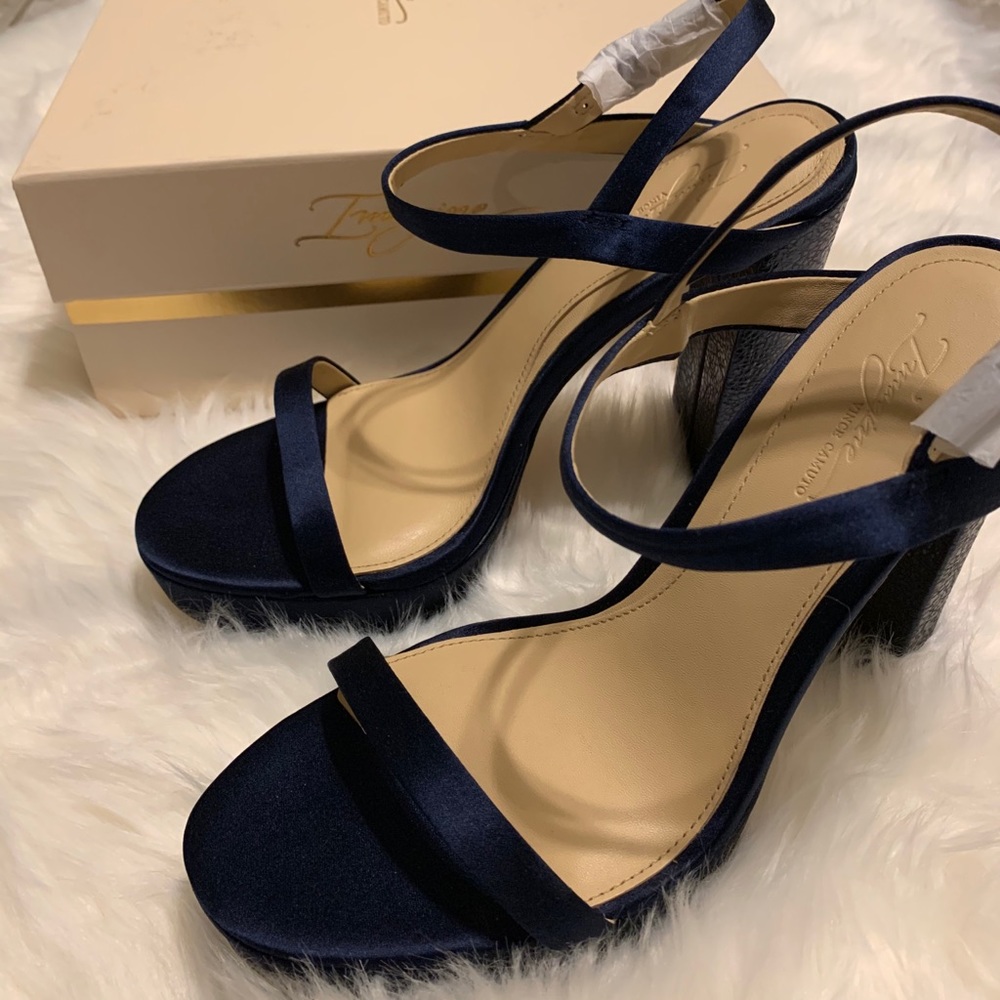 Brand New Vince Camuto style IM-MIKA